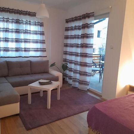 V & V Studio Apartments Ni Eksteriør billede