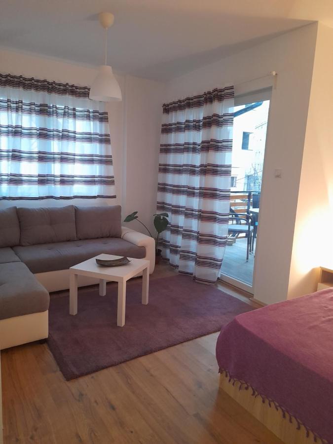 V & V Studio Apartments Ni Eksteriør billede