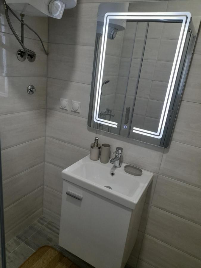 V & V Studio Apartments Ni Eksteriør billede
