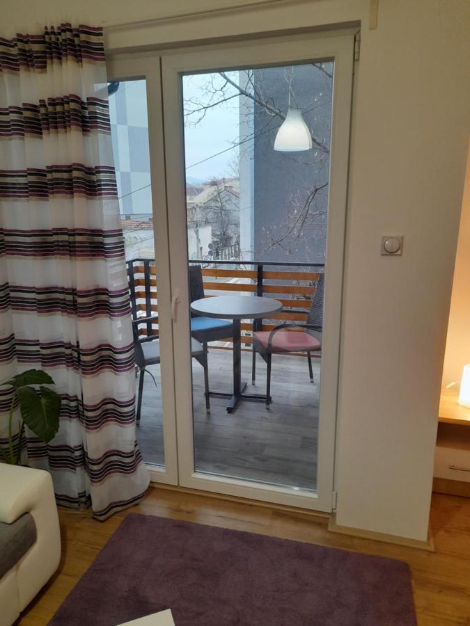 V & V Studio Apartments Ni Eksteriør billede