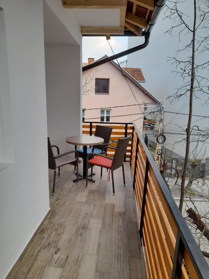 V & V Studio Apartments Ni Eksteriør billede