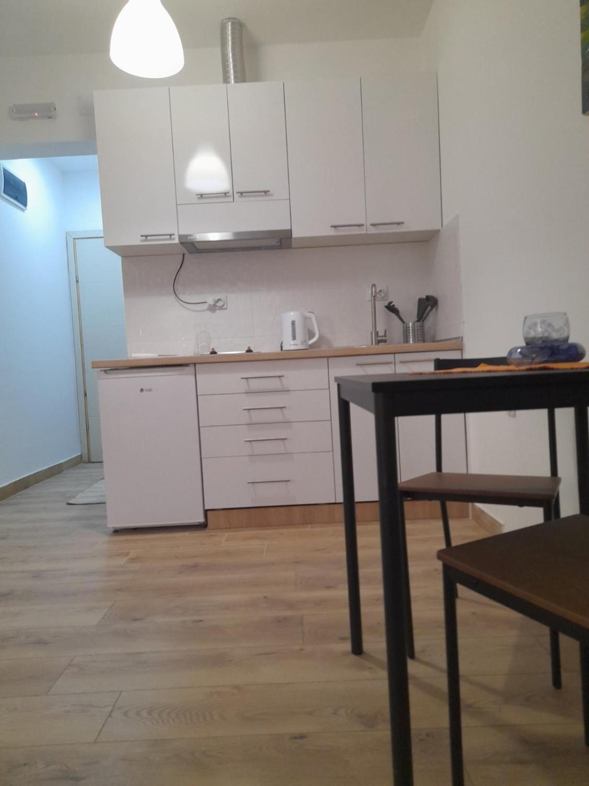 V & V Studio Apartments Ni Eksteriør billede
